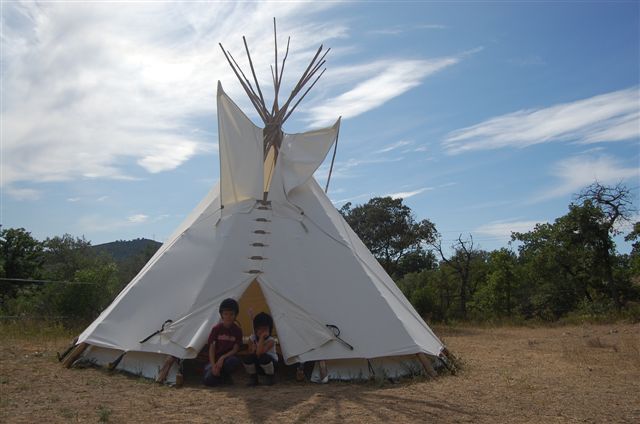 Hebergement sous tipi